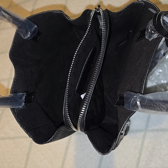 Steve Madden bevelyn black Satchel with silver studs NWT - Picture 2 of 6